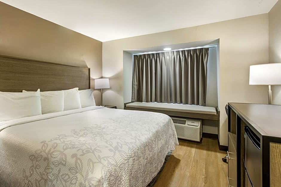 Red Roof Inn PLUS+ & Suites Savannah – I-95