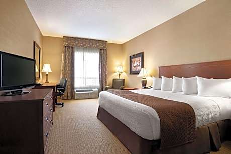 Days Inn & Suites by Wyndham Strathmore