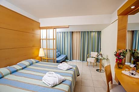 Double or twin sea view