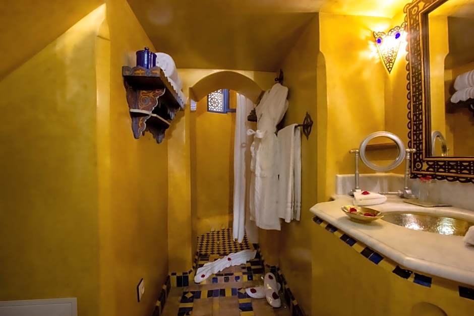 Riad Kaiss By Anika