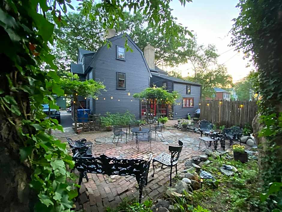 Daniels House Inn
