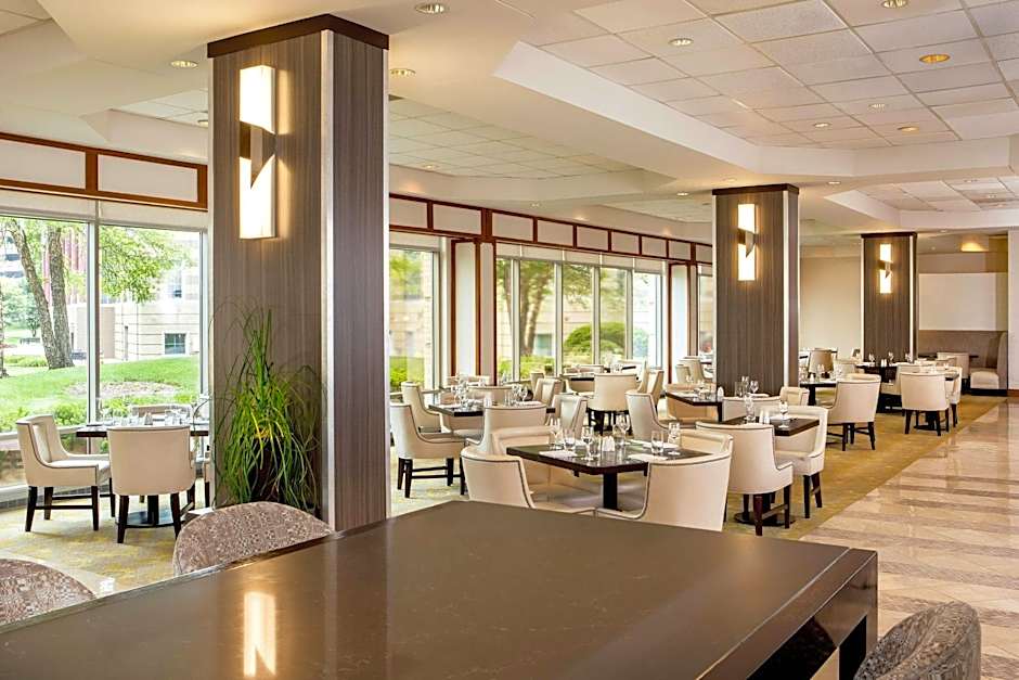 Sheraton Suites Chicago Elk Grove