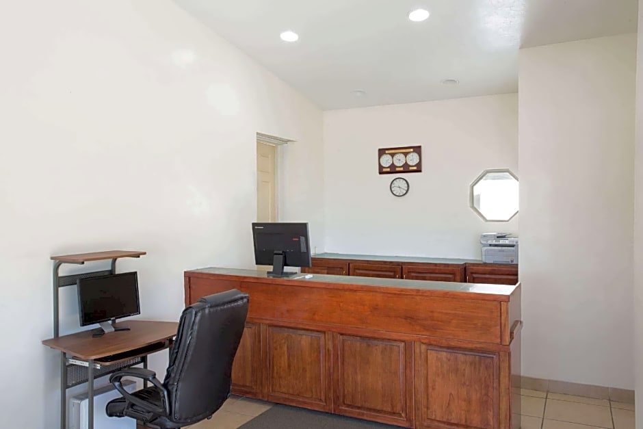 Howard Johnson by Wyndham Brigham City