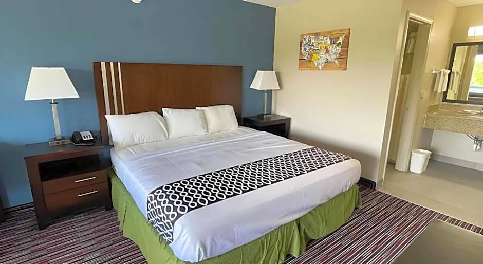 Econo Lodge Inn & Suites