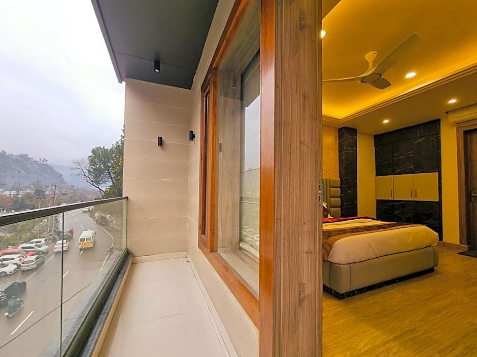 Jannat Hotel (Chamba )