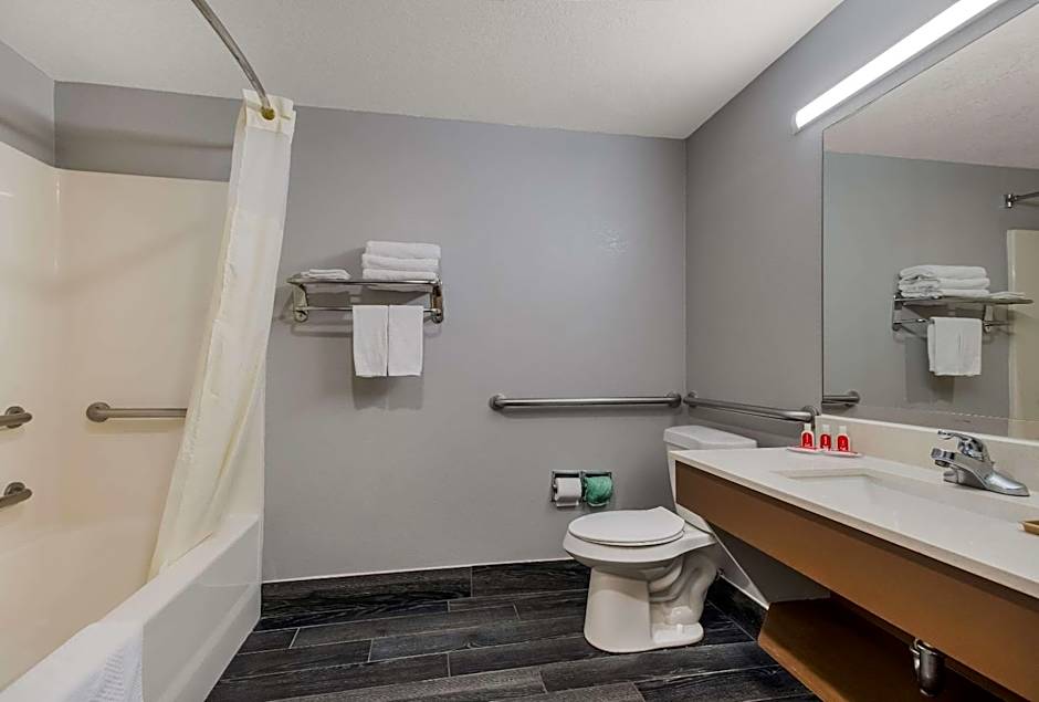 Econo Lodge Inn & Suites Diamondhead