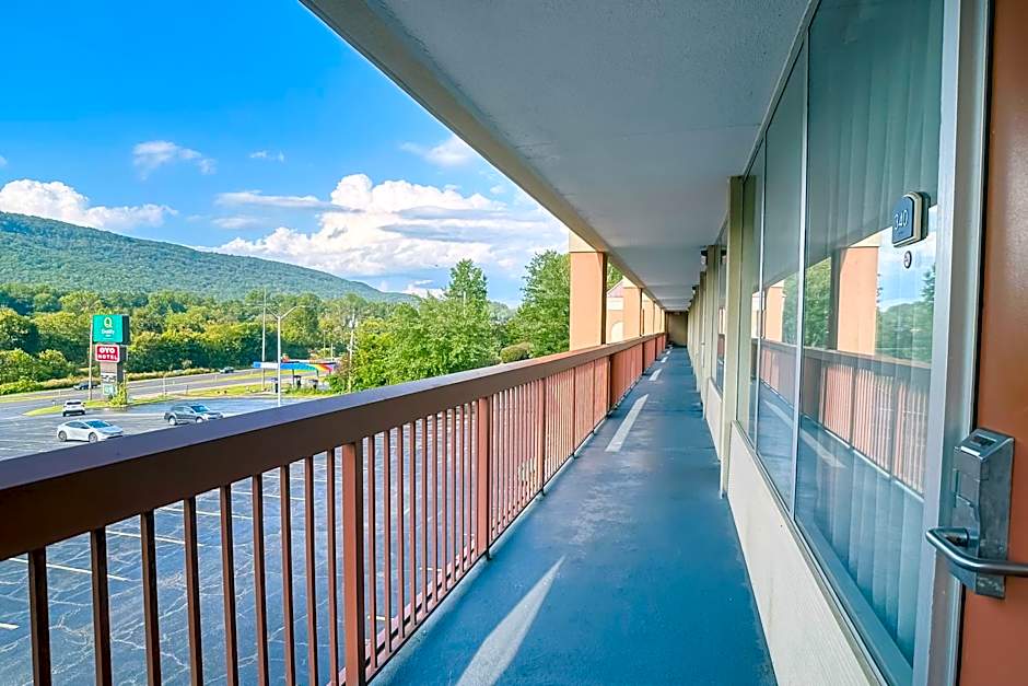 OYO Hotel Harriman near I-40