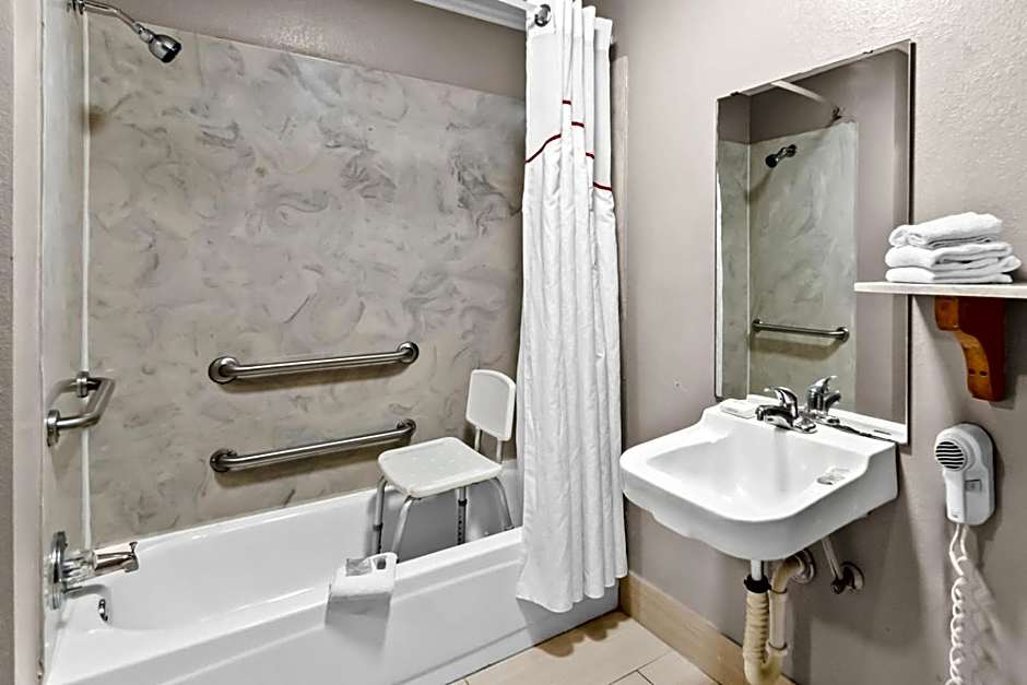 Red Roof Inn & Suites Lexington - Hamburg