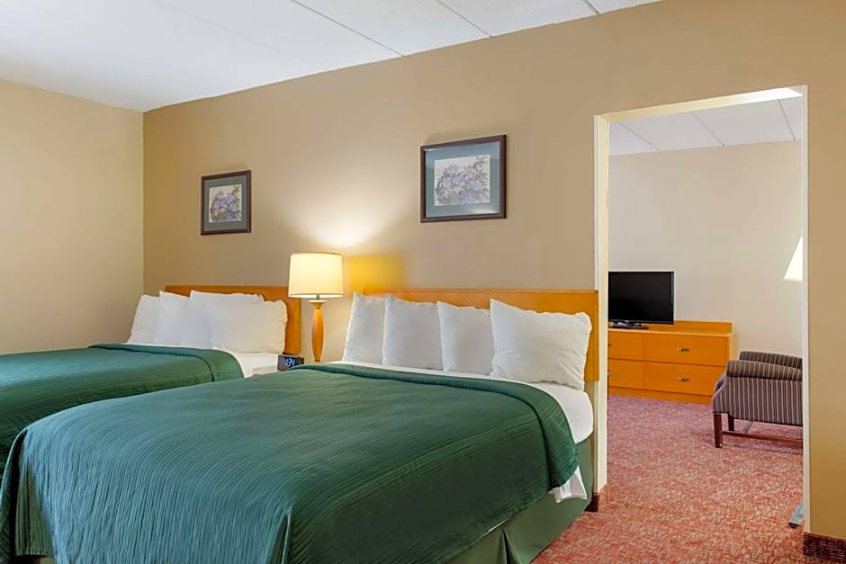 All Seasons Inn & Suites