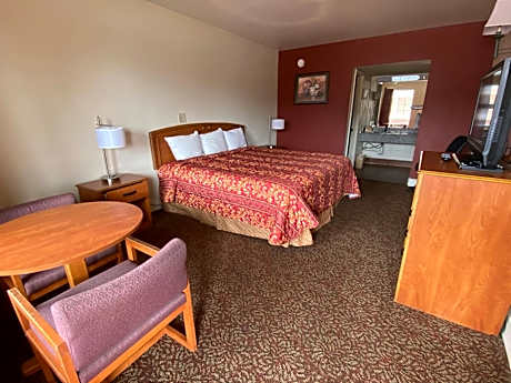 King Bed Smoking Room