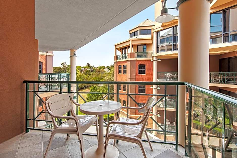 Amora Hotel Riverwalk