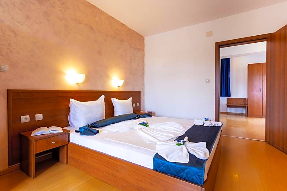 Complex Sunrise by HMG - All Inclusive