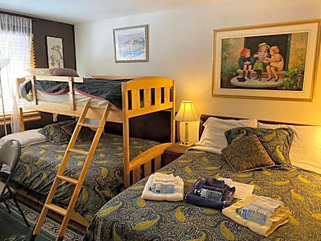 Double Room with Bunk Bed