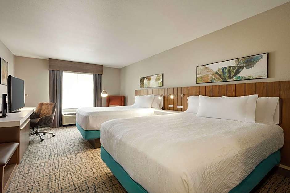 Hilton Garden Inn Dubuque Down