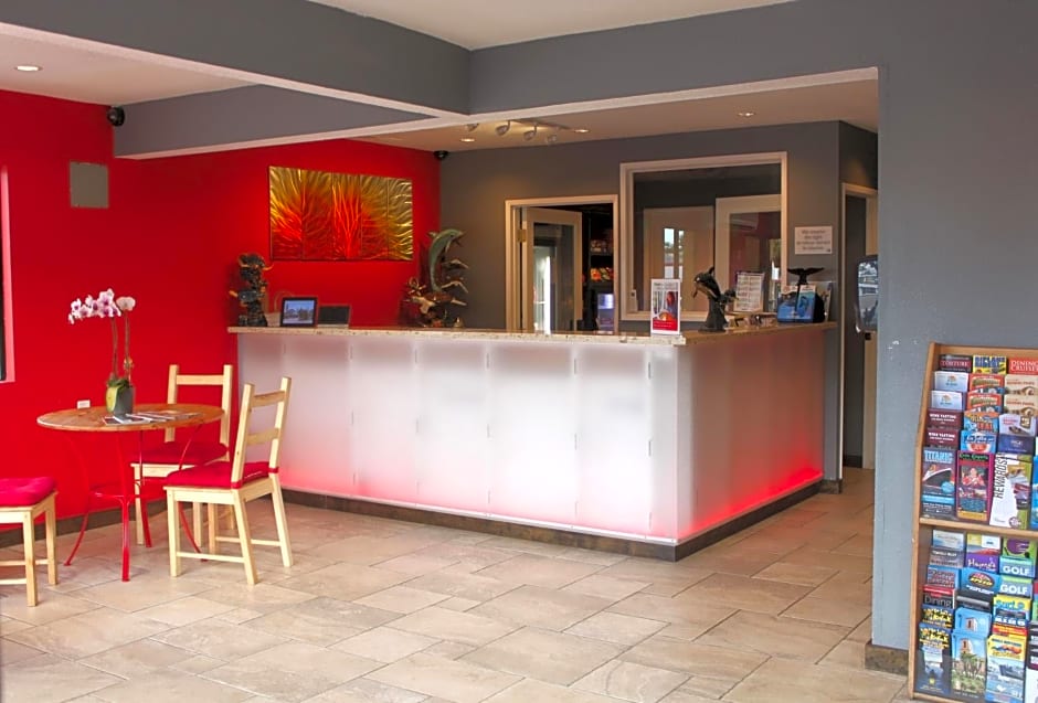 Ramada by Wyndham near SeaWorld / Mission Beach