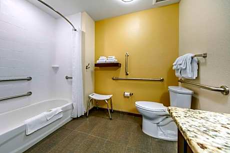 Queen Suite with Two Queen Beds and Sofa Bed - Non-Smoking