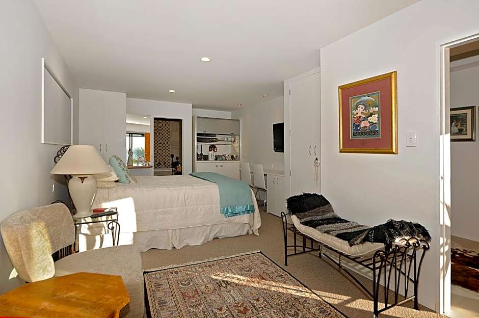 Kapiti Waves Bed & Breakfast