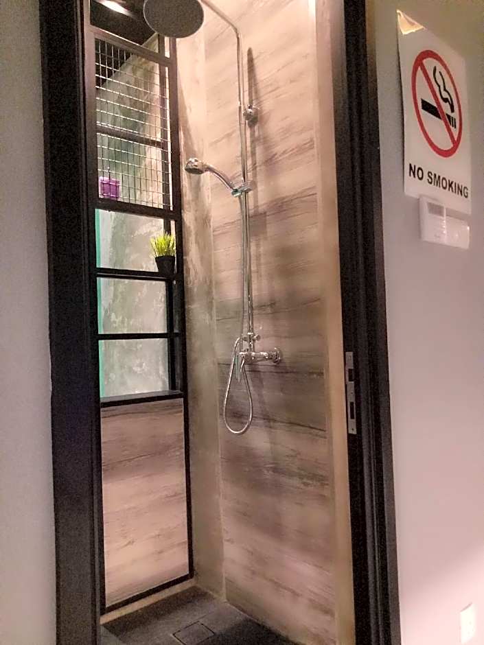 OYO 90899 Tube Hotel Melaka