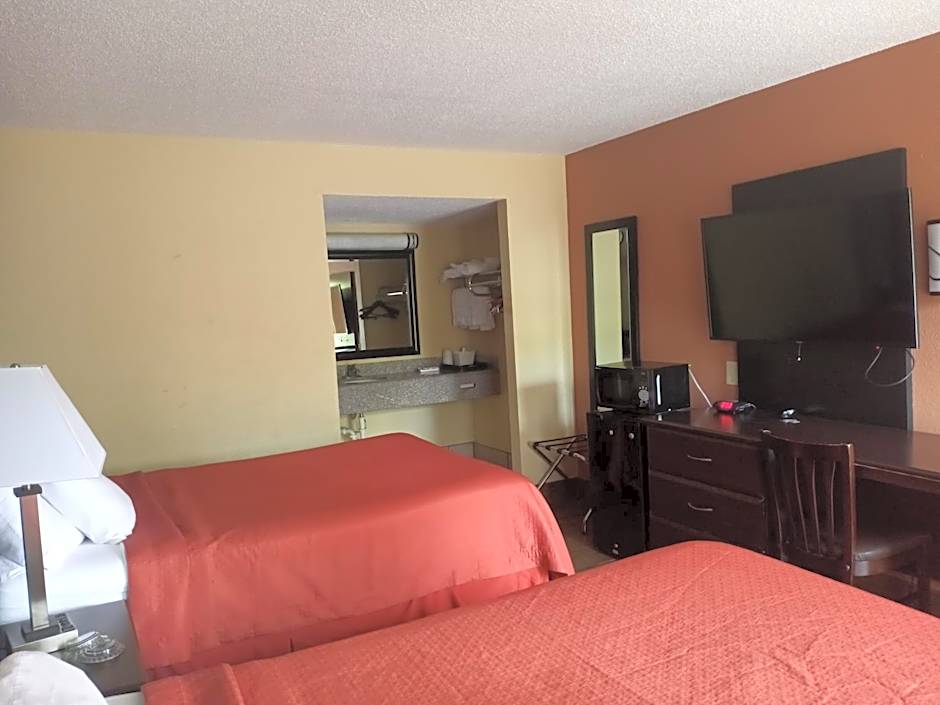 Super 8 by Wyndham Tulsa