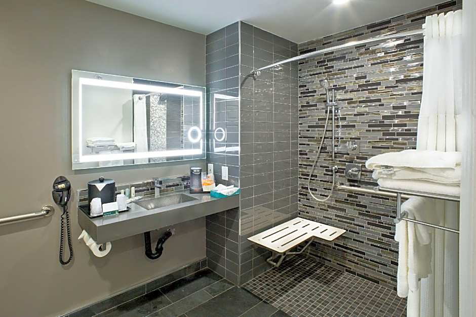 Bay Area Inn & Suites