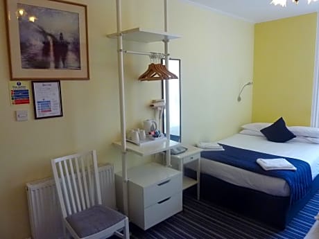 Quadruple Room with Bathroom