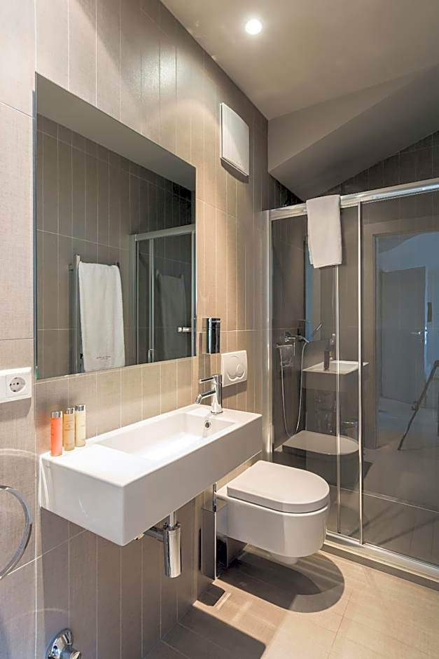 Four Stars Aparthotel