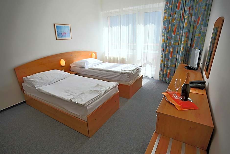 Hotel SOREA MÁJ