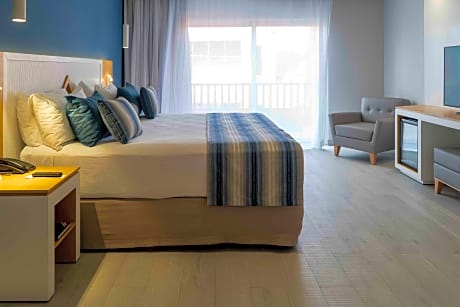 PREMIUM DELUXE 3 ADULTS 1 CHILD