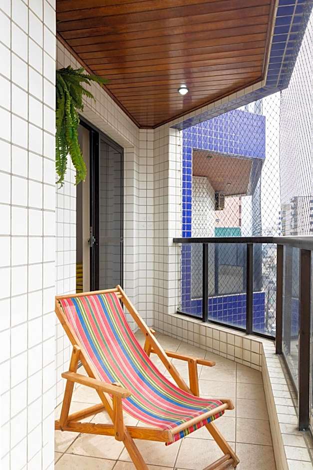 Apto com bela vista a 100m da Praia da Guilhermina