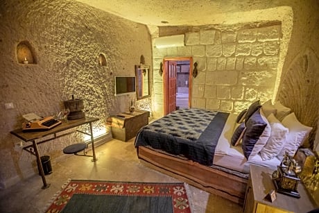 Cave Suite with Spa Bath and Turkish Bath