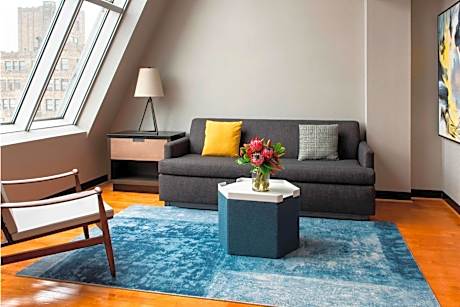 Suite, 1 King, Skyline view, Top floor