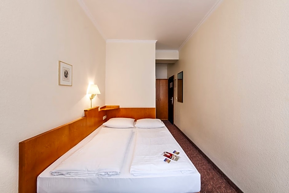 Hotel Ahl Meerkatzen Koln