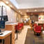  Holiday Inn Express & Suites