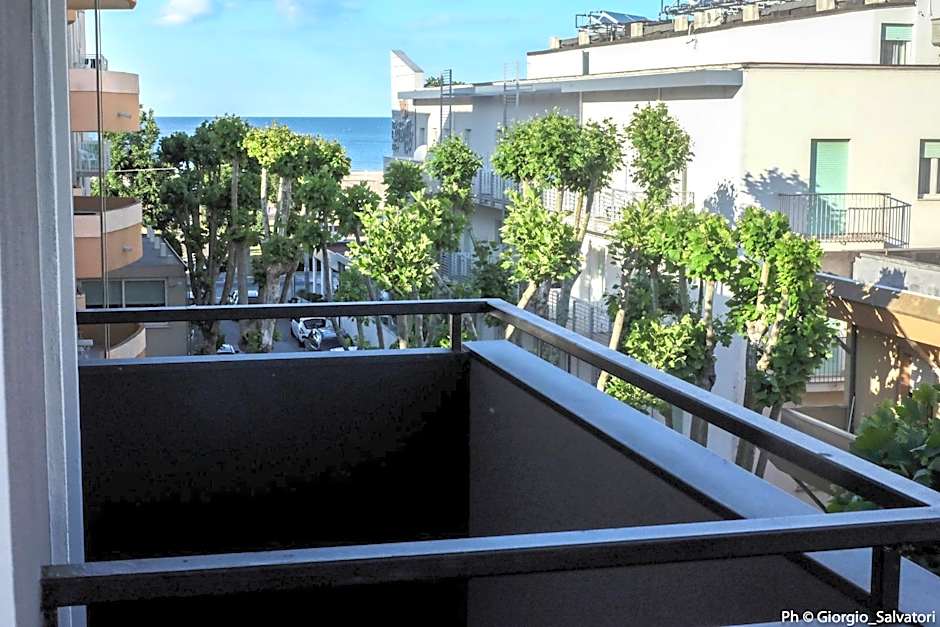 Up Hotel