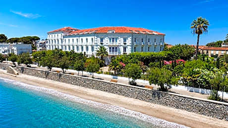 Grand Hotel Des Sablettes Plage, Curio Collection By Hilton