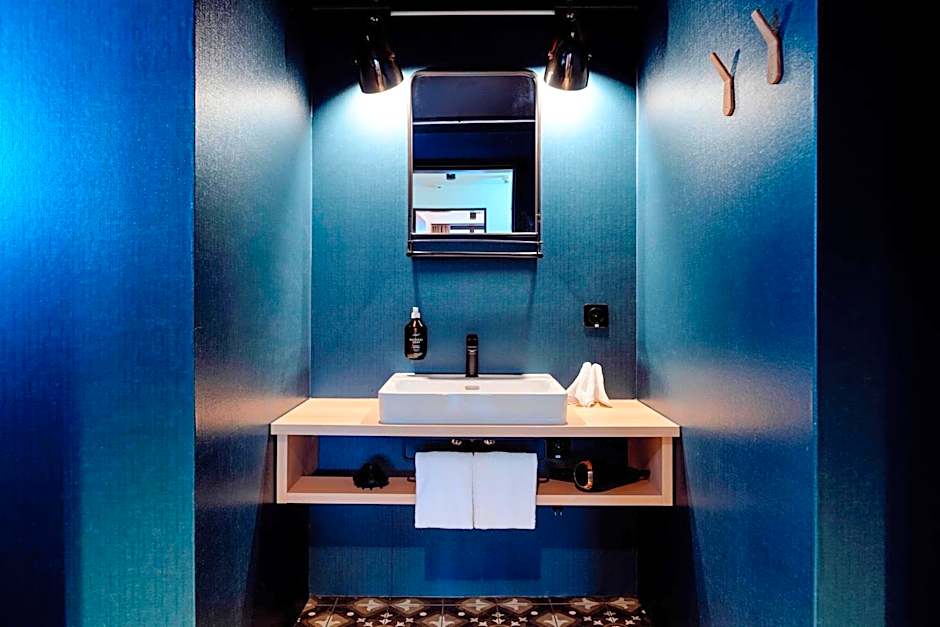 The Lubo - self check-in