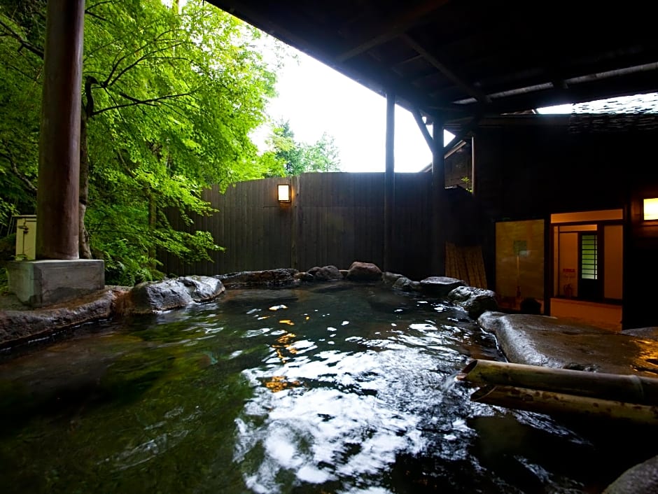 Yufuin Ryokan Gettouan