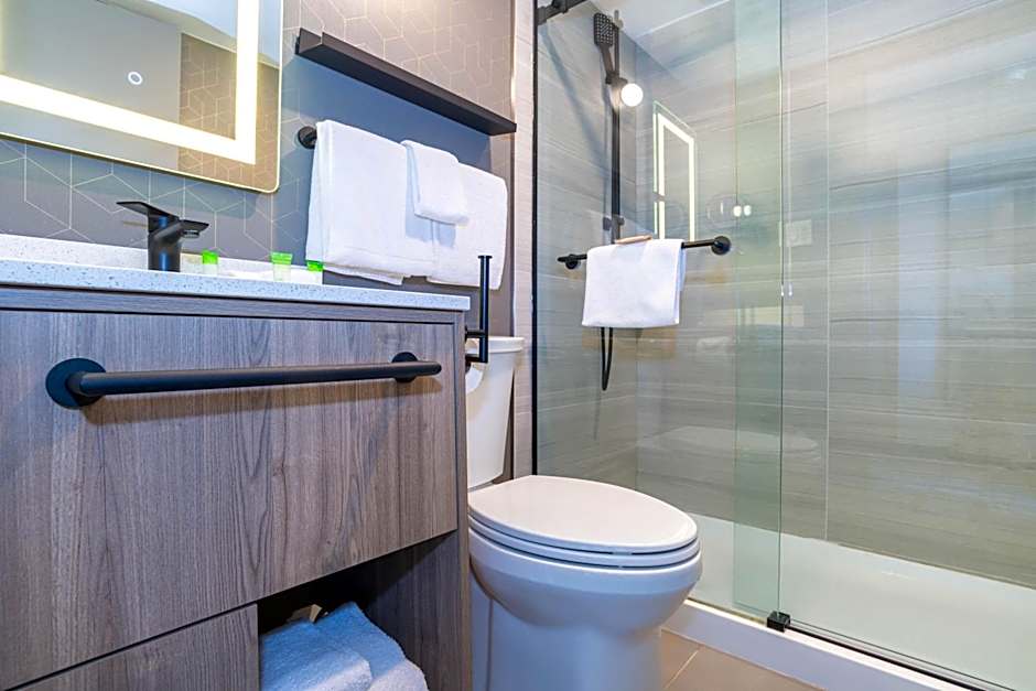 Sandman Signature Vancouver Downtown Hotel