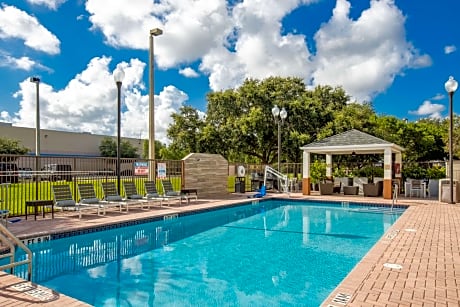 Sonesta Simply Suites Miami Airport Doral