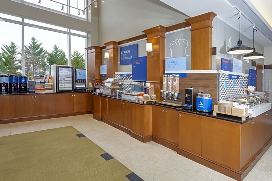 Holiday Inn Express Hotel & Suites East End, an IHG Hotel