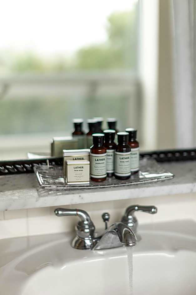 The Lord Nelson Hotel & Suites