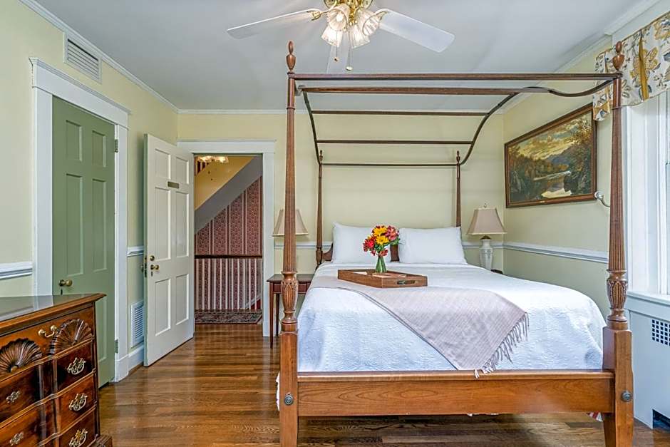 Cedars of Williamsburg Bed & Breakfast