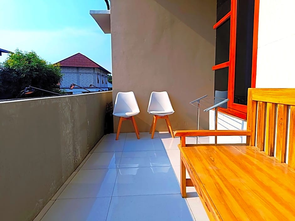 Wisma Kencana Syariah near UNS Mitra RedDoorz