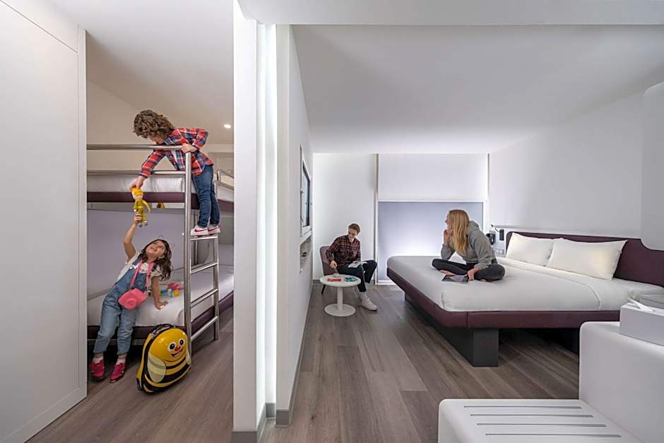 YOTELAIR Istanbul Airport, Duty free - International Transit area