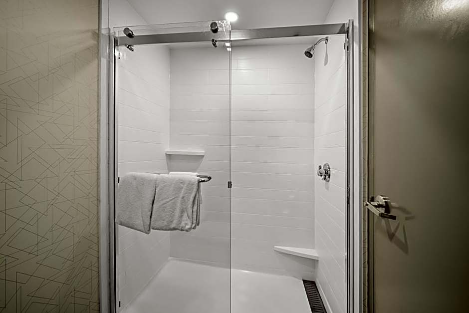 Holiday Inn Express Boston North-Woburn By IHG