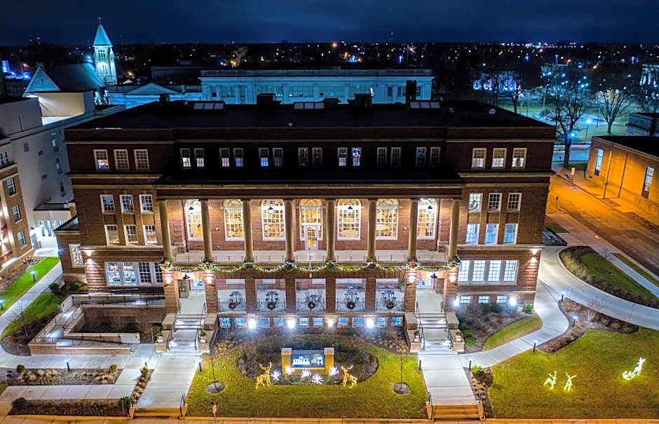 The Stella Hotel and Ballroom 