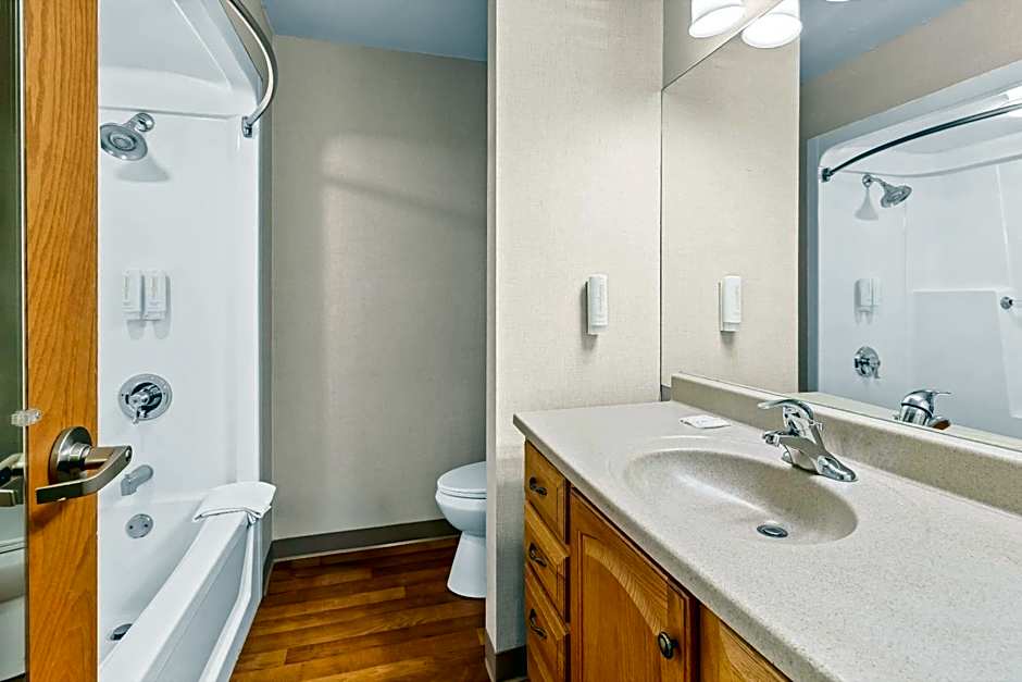 Clarion Inn Cranberry Township