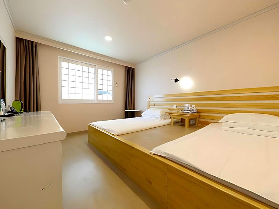 Apple Hotel