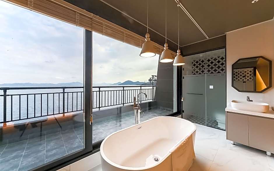 Gyeongnam goseong Hotel With7