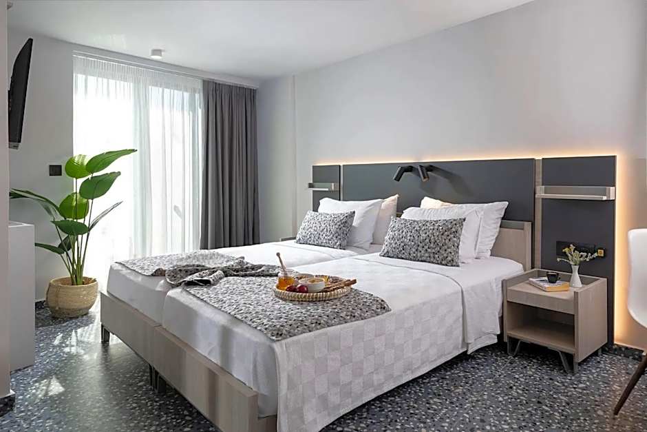 Pearl SeaBreeze Suites